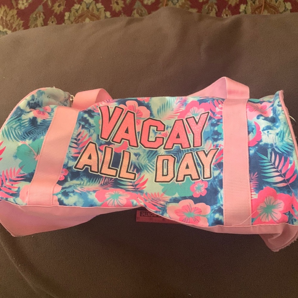 Pink vacay all day roll duffle bag 18”Lx 12”hx9.5”w roughly no shoulder strap